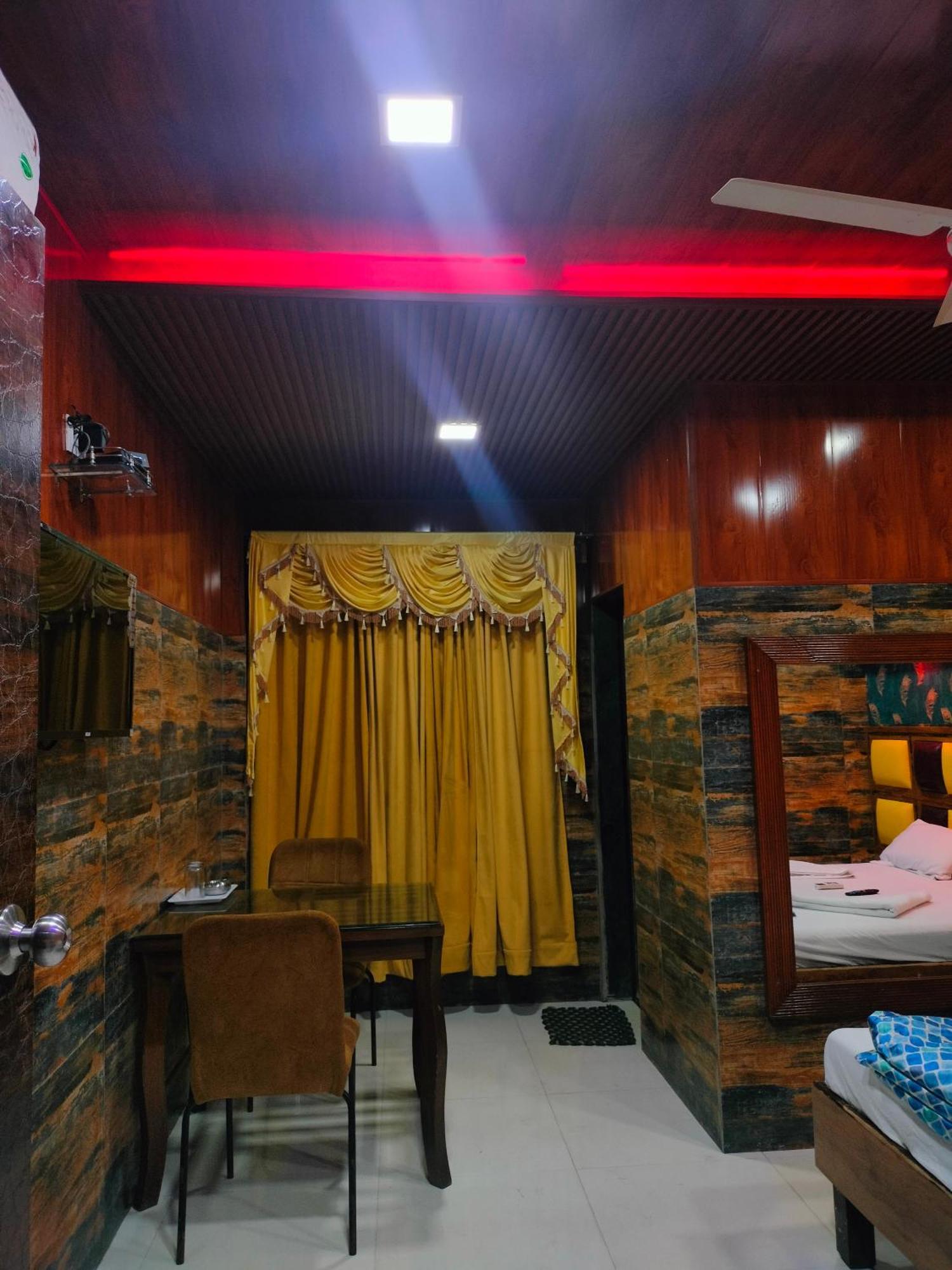 Spring Resort & Lodging Mumbai Ngoại thất bức ảnh